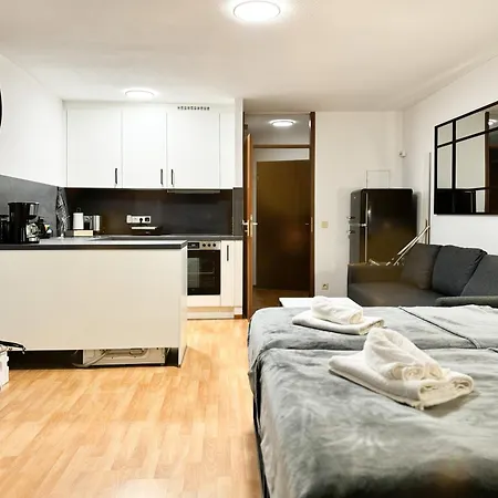 Modern Living In - Frieden *