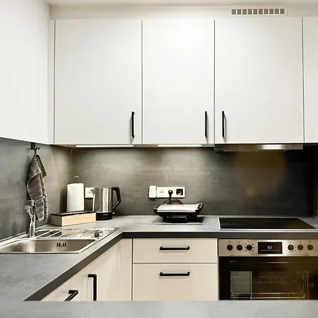 Modern Living In - Frieden Apartman *