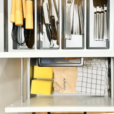 Modern Living In - Frieden *