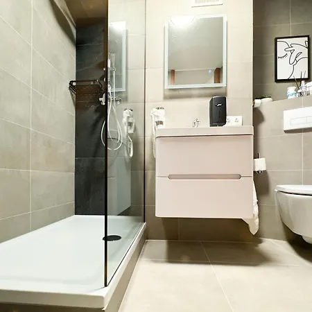 Modern Living In - Frieden Apartment