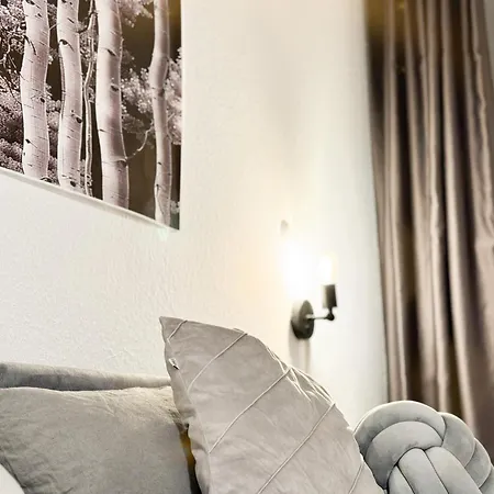 Modern Living In - Frieden *