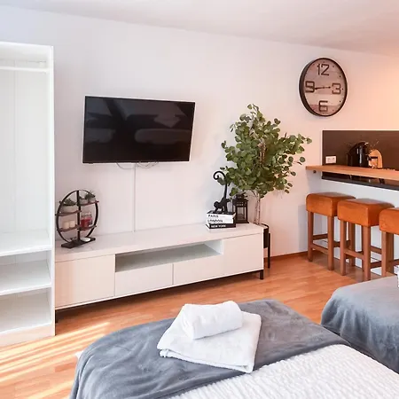 Modern Living In - Frieden Апартаменты Карлсруэ