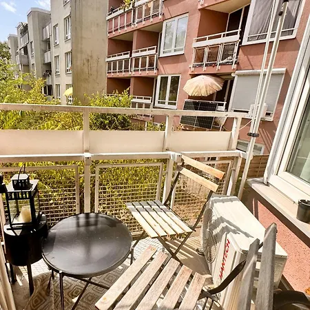 Modern Living In - Frieden