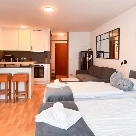 Modern Living In - Frieden Апартаменты Карлсруэ